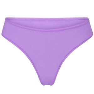 SKIMS FITS EVERYBODY THONG